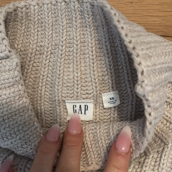 Gap | thick knit | cream oatmeal color | turtleneck sweater | size XS - Picture 3 of 5